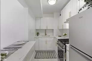 400 E 17th St, New York City, NY 11226 - Photo 7