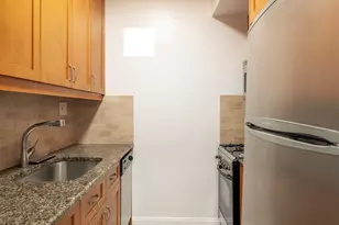 305 E 40th St, New York City, NY 10017 - Photo 3