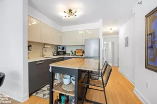 505 W 47th St, New York City, NY 10036 - Photo 5