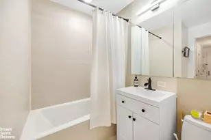 505 W 47th St, New York City, NY 10036 - Photo 9