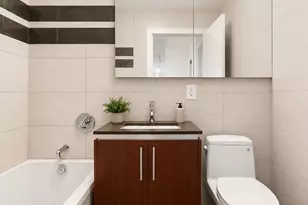 41-18 27th St, New York City, NY 11101 - Photo 17