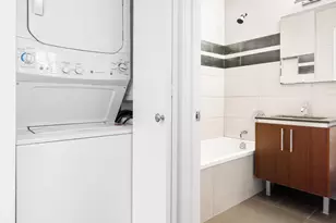 41-18 27th St, New York City, NY 11101 - Photo 9