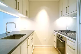 160 E 22nd St, New York City, NY 10010 - Photo 3
