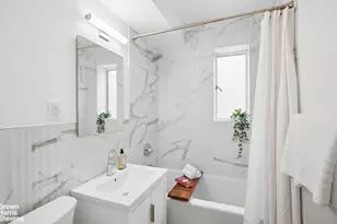 249 E 48th St, New York City, NY 10017 - Photo 15