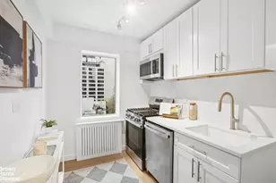 249 E 48th St, New York City, NY 10017 - Photo 21