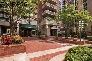 235 E 40th St, New York City, NY 10016 - Photo 9