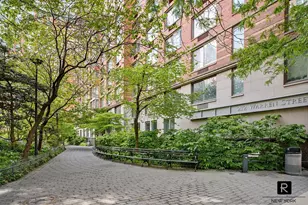 212 Warren St, New York City, NY 10282 - Photo 21