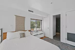 96 Woodpoint Rd, New York City, NY 11211 - Photo 7