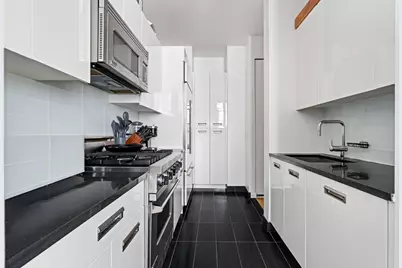 46-30 Center Boulevard #1503, New York City, NY 11109 - Photo 5
