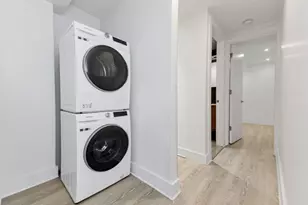 356 W 48th St, New York City, NY 10036 - Photo 11