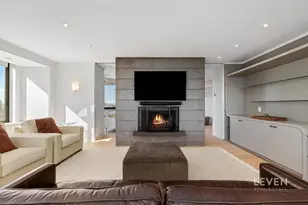 200 E 61st St, New York City, NY 10065 - Photo 3