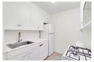 150 E 61st St, New York City, NY 10065 - Photo 3