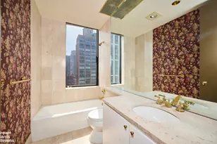 418 E 59th St, New York City, NY 10022 - Photo 15