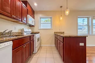 458 Beach 46th St, New York City, NY 11691 - Photo 9