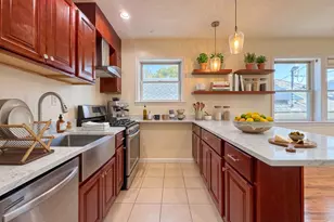 458 Beach 46th St, New York City, NY 11691 - Photo 5