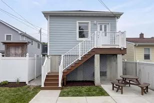 458 Beach 46th St, New York City, NY 11691 - Photo 27