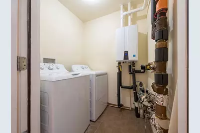 458 Beach 46th Street, New York City, NY 11691 - Photo 17