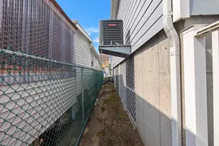458 Beach 46th St, New York City, NY 11691 - Photo 25