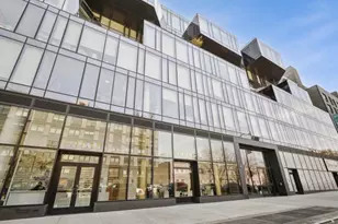 21-30 44th Dr, New York City, NY 11101 - Photo 9