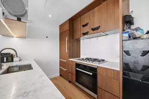 21-30 44th Dr, New York City, NY 11101 - Photo 3