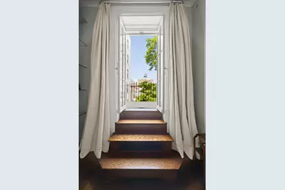 26 Washington Square N, New York, NY 10011 - Photo 9