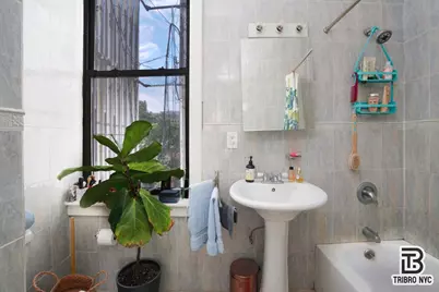 301 W 20th Street #2A, New York City, NY 10011 - Photo 1