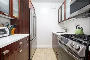 212 E 47th St, New York, NY 10017 - Photo 3
