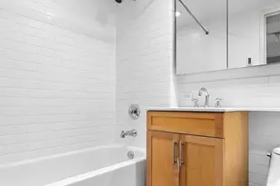 516 W 47th St, New York City, NY 10036 - Photo 7
