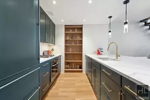 464 W 44th St, New York City, NY 10036 - Photo 3