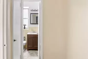 303 E 37th St, New York City, NY 10016 - Photo 9