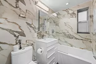 321 E 43rd St, New York City, NY 10017 - Photo 9