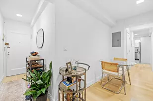 321 E 43rd St, New York City, NY 10017 - Photo 3