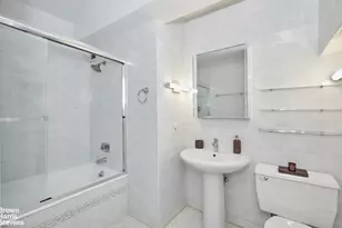 135 W 70th St, New York City, NY 10023 - Photo 7