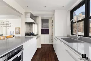 400 E 52nd St, New York, NY 10022 - Photo 1