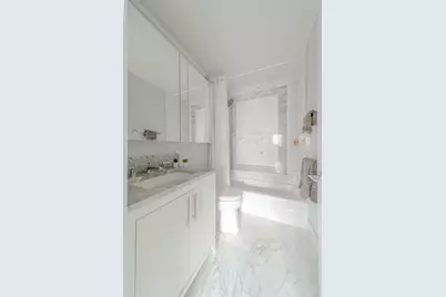 200 E 94th Street #614, New York, NY 10128 - Photo 7