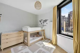 175 W 10th St, New York, NY 10014 - Photo 11