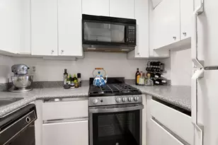 366 W 11th St, New York City, NY 10014 - Photo 5