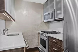 301 E 62nd St, New York City, NY 10065 - Photo 5