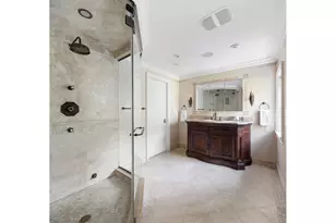 13 Commerce St, New York City, NY 10014 - Photo 7
