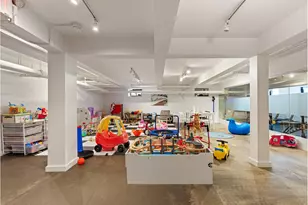 385 Argyle Rd, New York City, NY 11218 - Photo 5