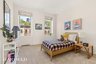 240 E 61st St, New York City, NY 10065 - Photo 15