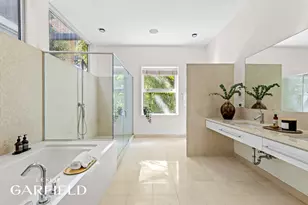 240 E 61st St, New York City, NY 10065 - Photo 11