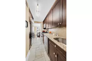 360 E 72nd St, New York City, NY 10021 - Photo 5