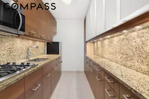 77 W 55th St, New York City, NY 10019 - Photo 3