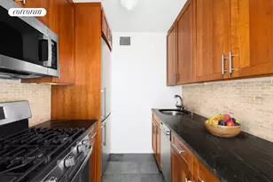 101 W 12th St, New York City, NY 10011 - Photo 3