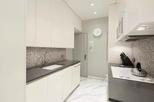 525 Park Ave, New York City, NY 10065 - Photo 5