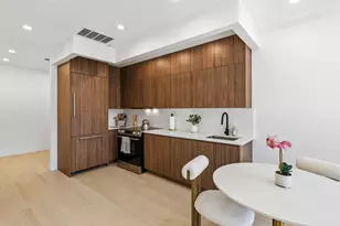 371 Hawthorne St, New York City, NY 11225 - Photo 3