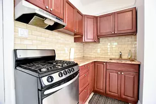 18-44 21st Dr, New York City, NY 11105 - Photo 9
