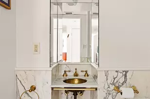 330 E 49th St, New York City, NY 10017 - Photo 15