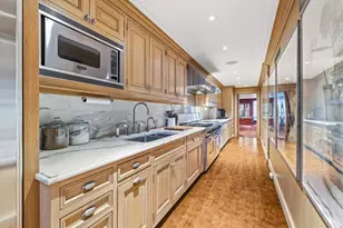 126 E 74th St, New York City, NY 10021 - Photo 9
